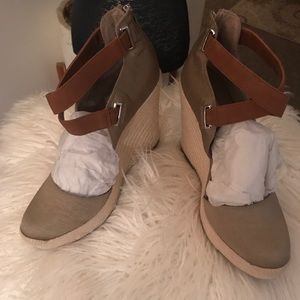 Women’s wedge heels